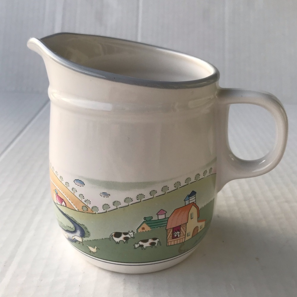 Home Beautiful ‘Homecoming’ Stoneware Creamer 8 Oz.